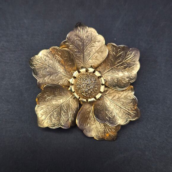 Large Gold Tone Flower Brooch Vintage Costume Jewelry Timeless Spring Classic - Picture 4 of 6